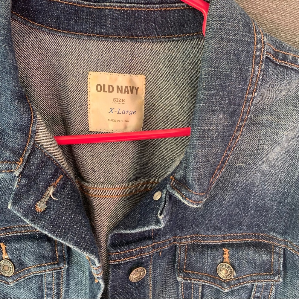 Old Navy Trucker Jean Jacket Womens XL Medium Wash Blue Denim Pockets Classic - Picture 3 of 7